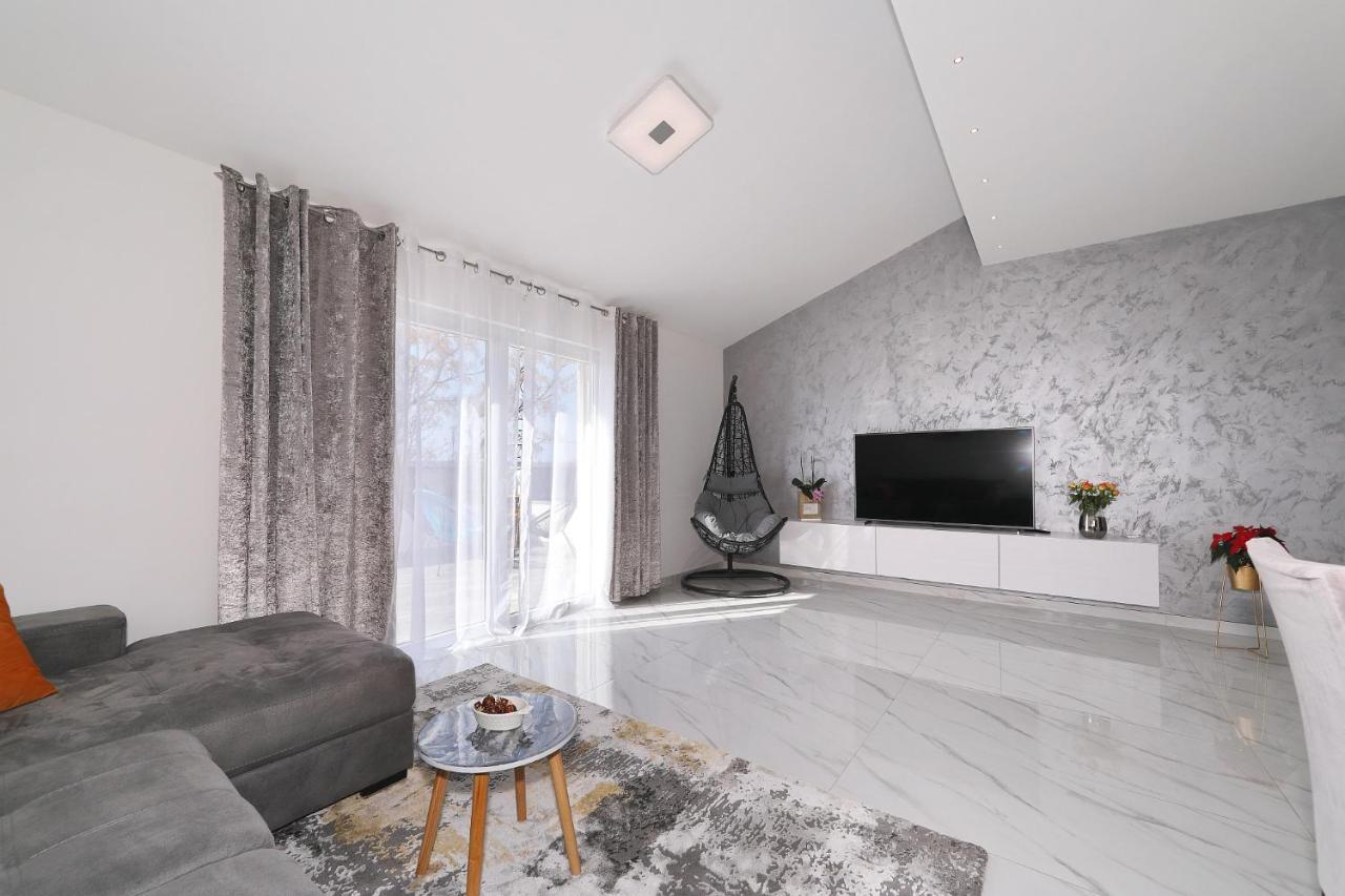 Apartman Chiara Galovac  Экстерьер фото